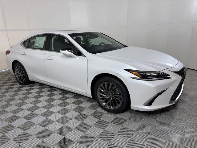 new 2025 Lexus ES 300h car, priced at $57,114