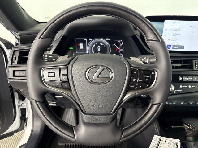new 2025 Lexus ES 300h car, priced at $57,114