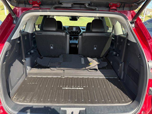 used 2022 Toyota Highlander car, priced at $41,900