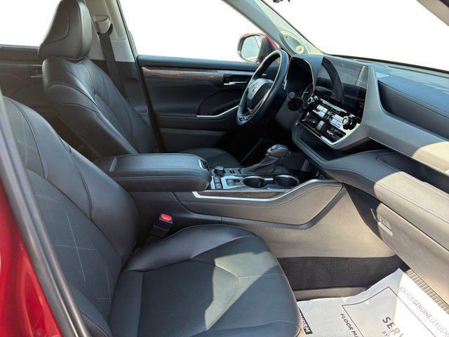used 2022 Toyota Highlander car, priced at $41,900