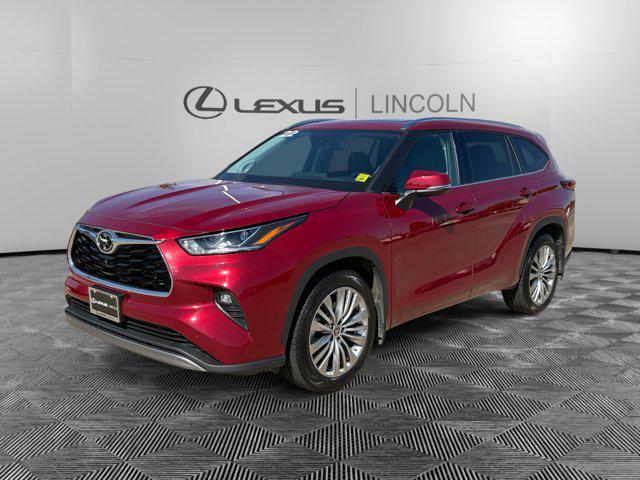 used 2022 Toyota Highlander car, priced at $41,900