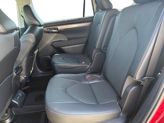 used 2022 Toyota Highlander car, priced at $41,900
