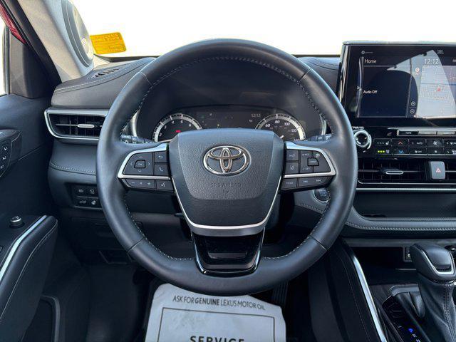 used 2022 Toyota Highlander car, priced at $41,900