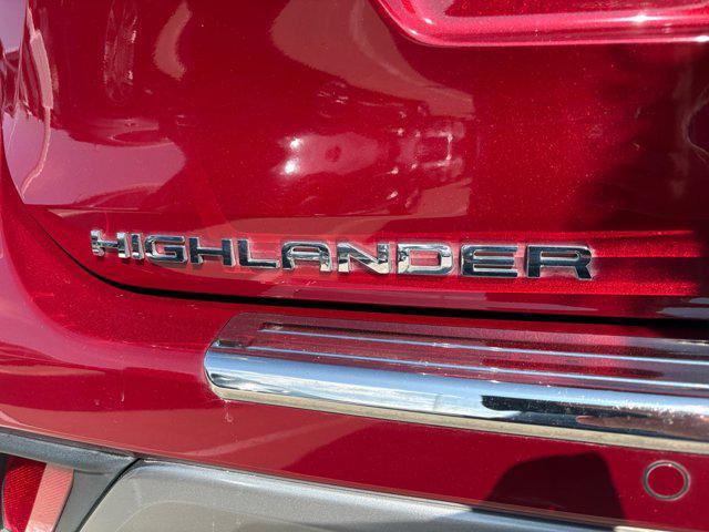 used 2022 Toyota Highlander car, priced at $41,900