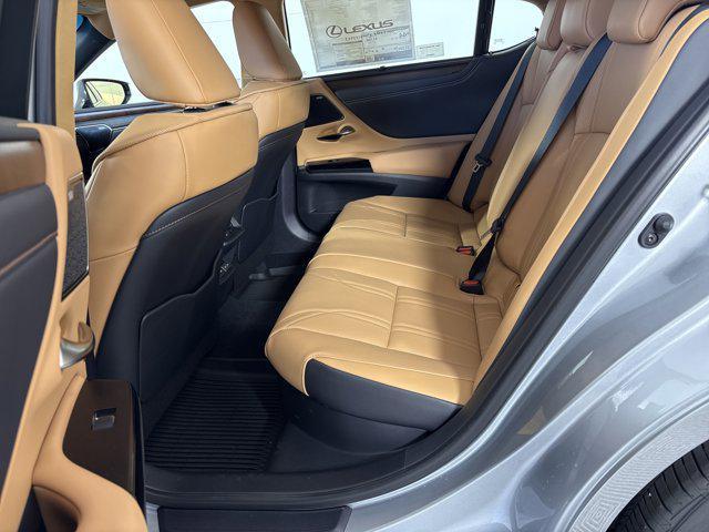 new 2025 Lexus ES 300h car, priced at $57,114