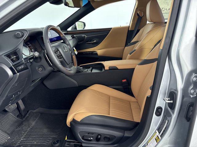 new 2025 Lexus ES 300h car, priced at $57,114