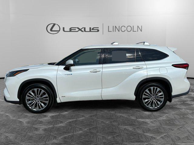 used 2021 Toyota Highlander Hybrid car, priced at $38,200