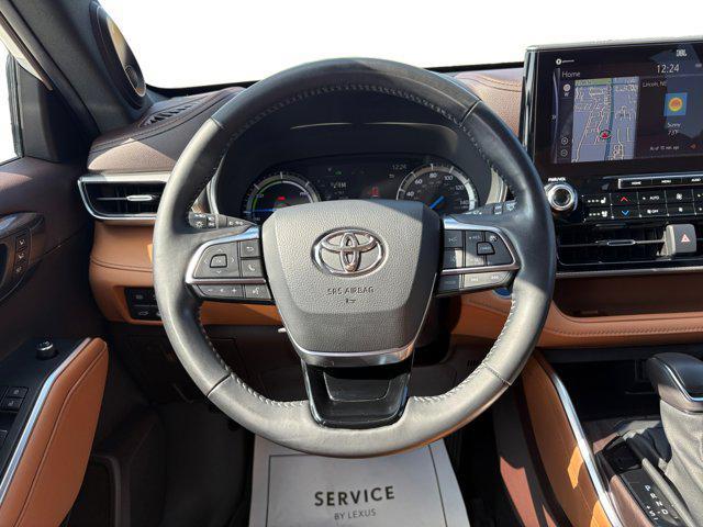 used 2021 Toyota Highlander Hybrid car, priced at $38,200
