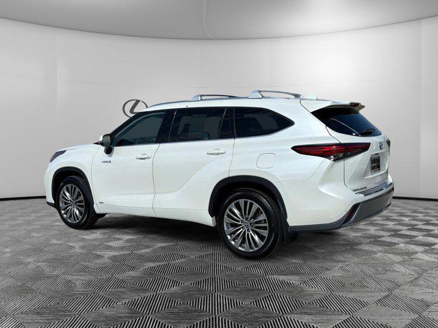 used 2021 Toyota Highlander Hybrid car, priced at $38,200