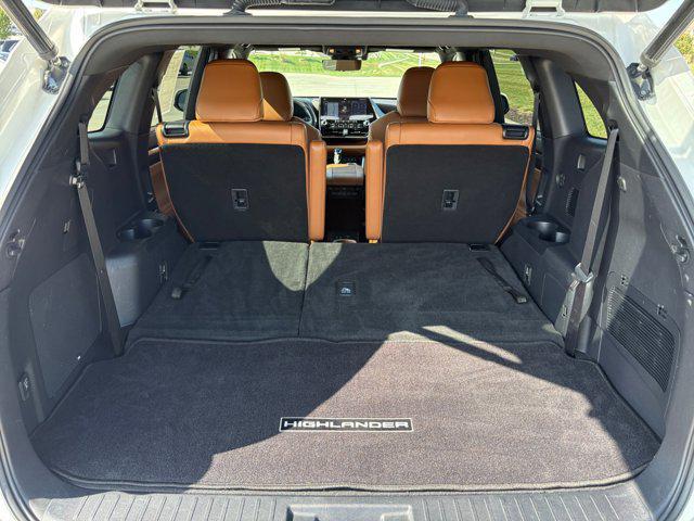 used 2021 Toyota Highlander Hybrid car, priced at $38,200