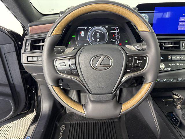 new 2025 Lexus ES 300h car, priced at $57,014
