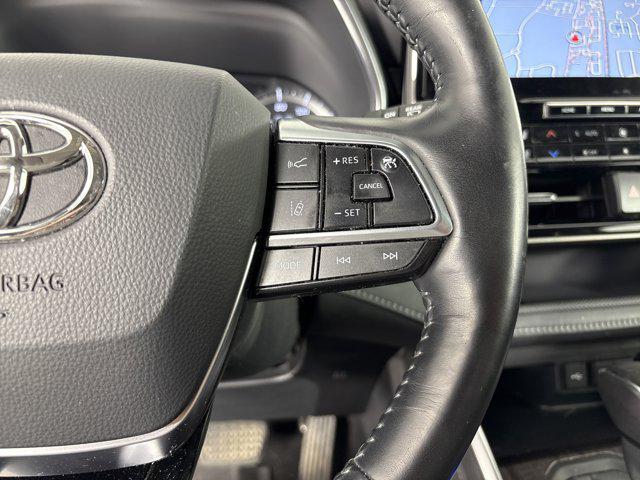 used 2021 Toyota Highlander car, priced at $32,500