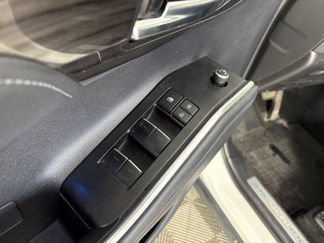 used 2021 Toyota Highlander car, priced at $32,500