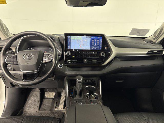 used 2021 Toyota Highlander car, priced at $32,500