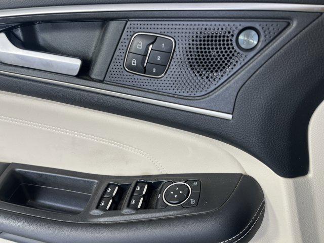 used 2022 Ford Edge car, priced at $30,000