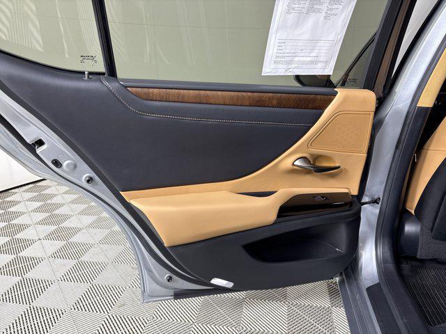 used 2022 Lexus ES 350 car, priced at $35,800