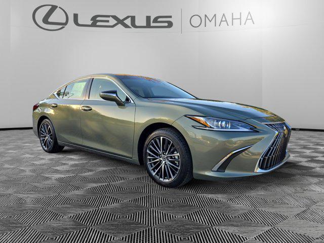 new 2025 Lexus ES 300h car, priced at $50,994