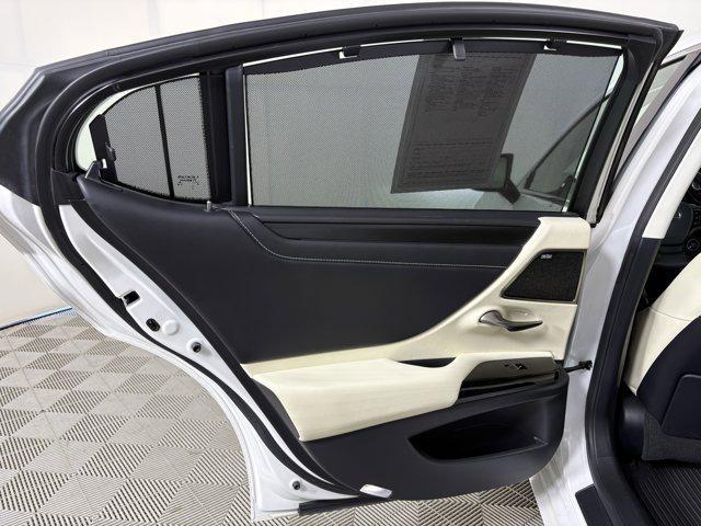 used 2022 Lexus ES 300h car, priced at $43,000