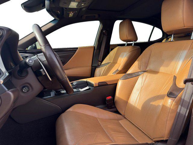 used 2020 Lexus ES 300h car, priced at $31,000