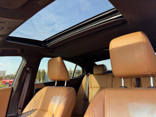 used 2020 Lexus ES 300h car, priced at $31,000