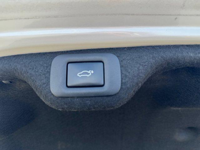 used 2020 Lexus ES 300h car, priced at $31,000