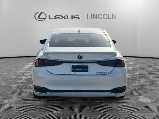 used 2020 Lexus ES 300h car, priced at $31,000