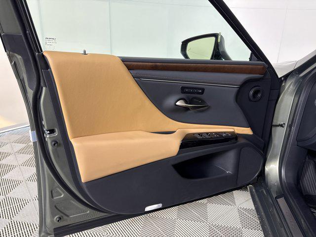 new 2025 Lexus ES 350 car, priced at $49,309
