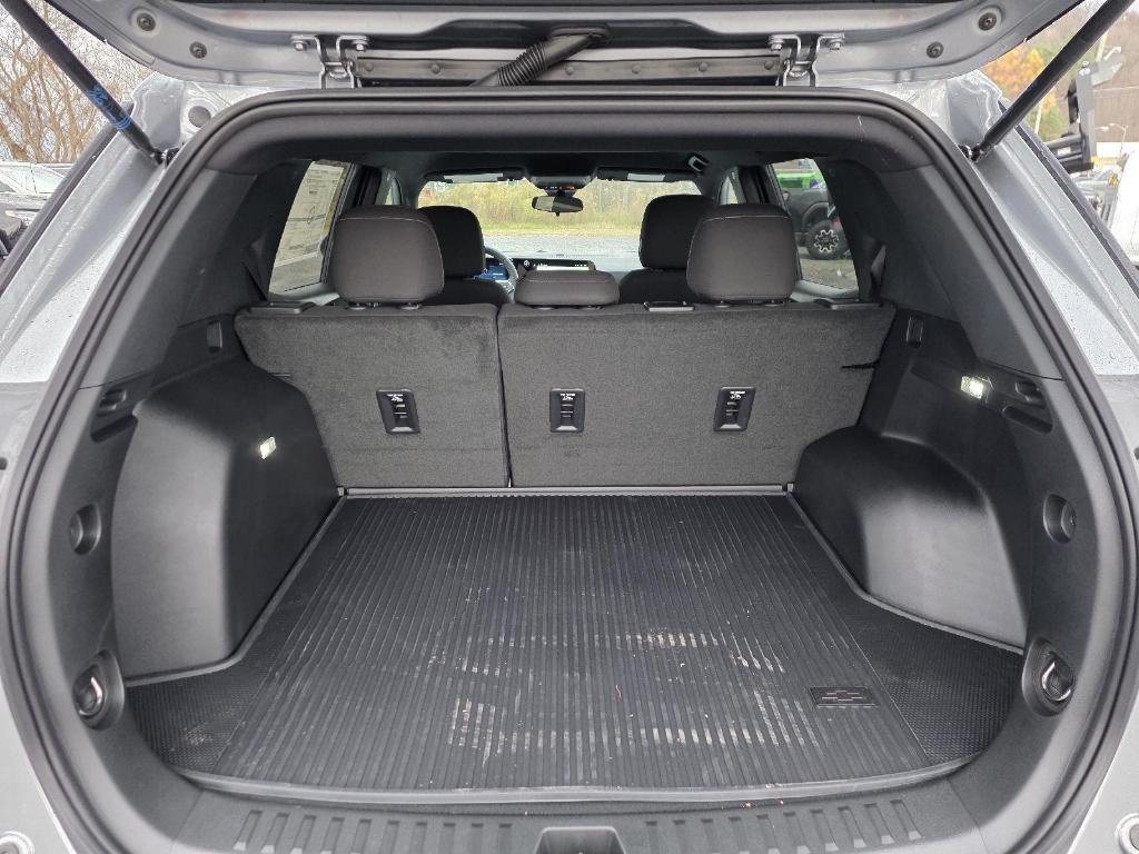 new 2026 Chevrolet Equinox car, priced at $33,145