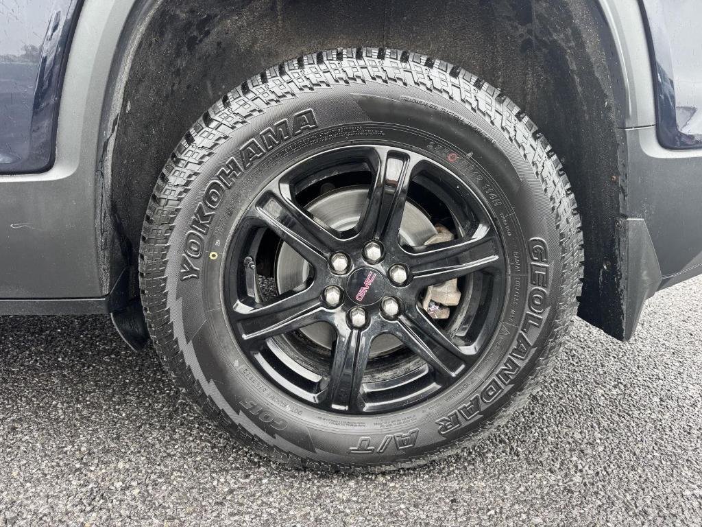 used 2022 GMC Acadia car, priced at $32,900