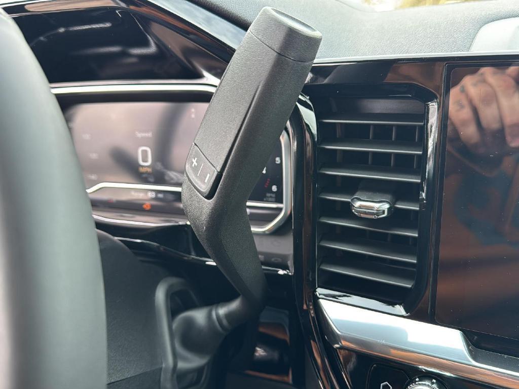 new 2025 GMC Sierra 1500 car, priced at $48,195