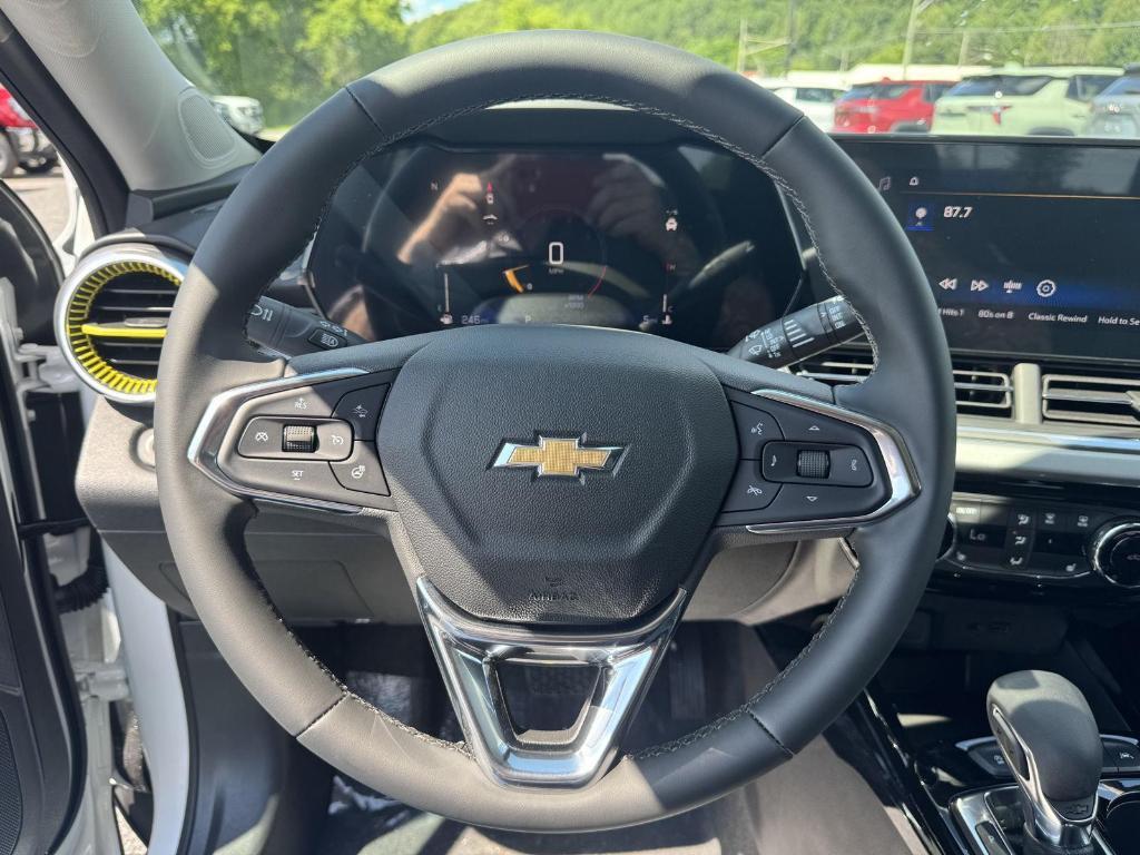 new 2025 Chevrolet Trax car, priced at $25,485