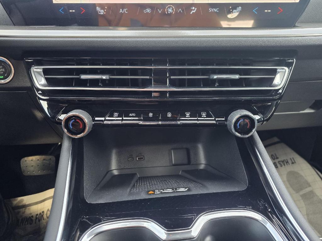 new 2026 Chevrolet Traverse car, priced at $52,189