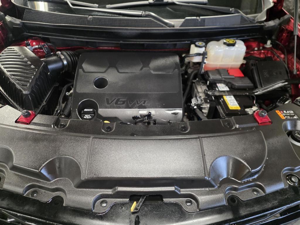 used 2023 Chevrolet Traverse car, priced at $35,900