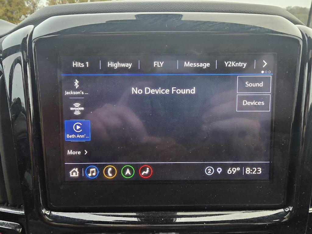 used 2023 Chevrolet Traverse car, priced at $35,900