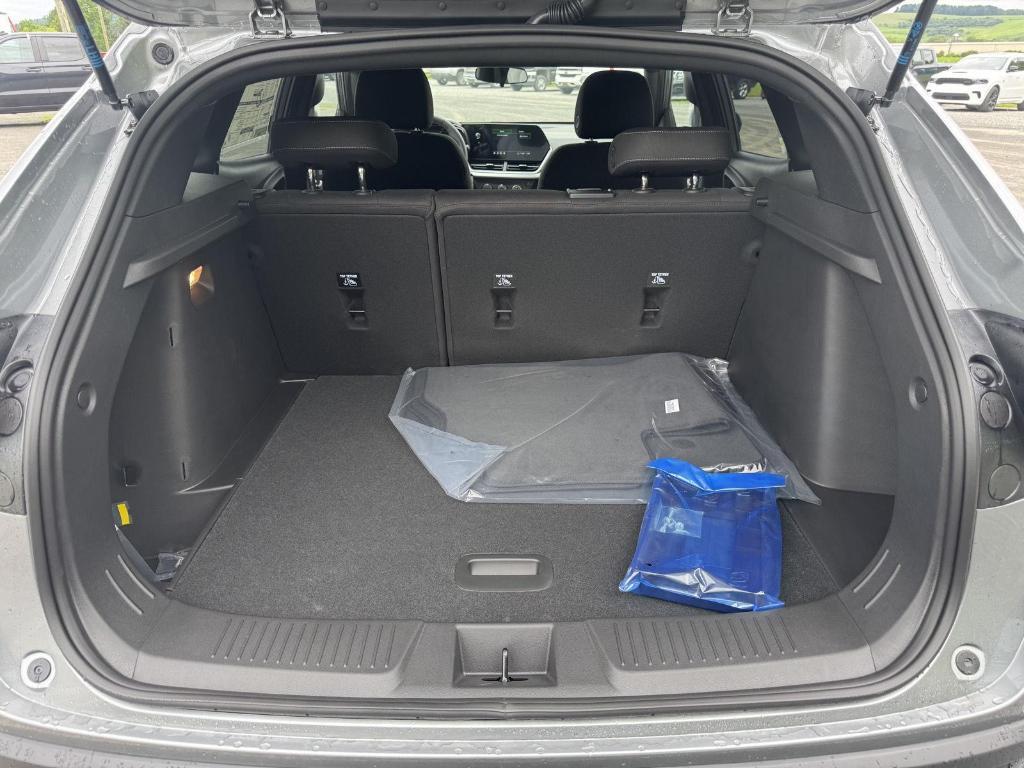 new 2025 Chevrolet Trax car, priced at $23,895