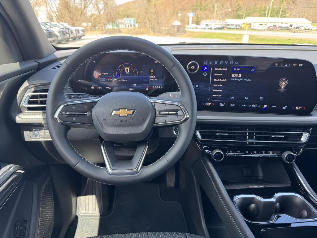 new 2025 Chevrolet Traverse car, priced at $44,195