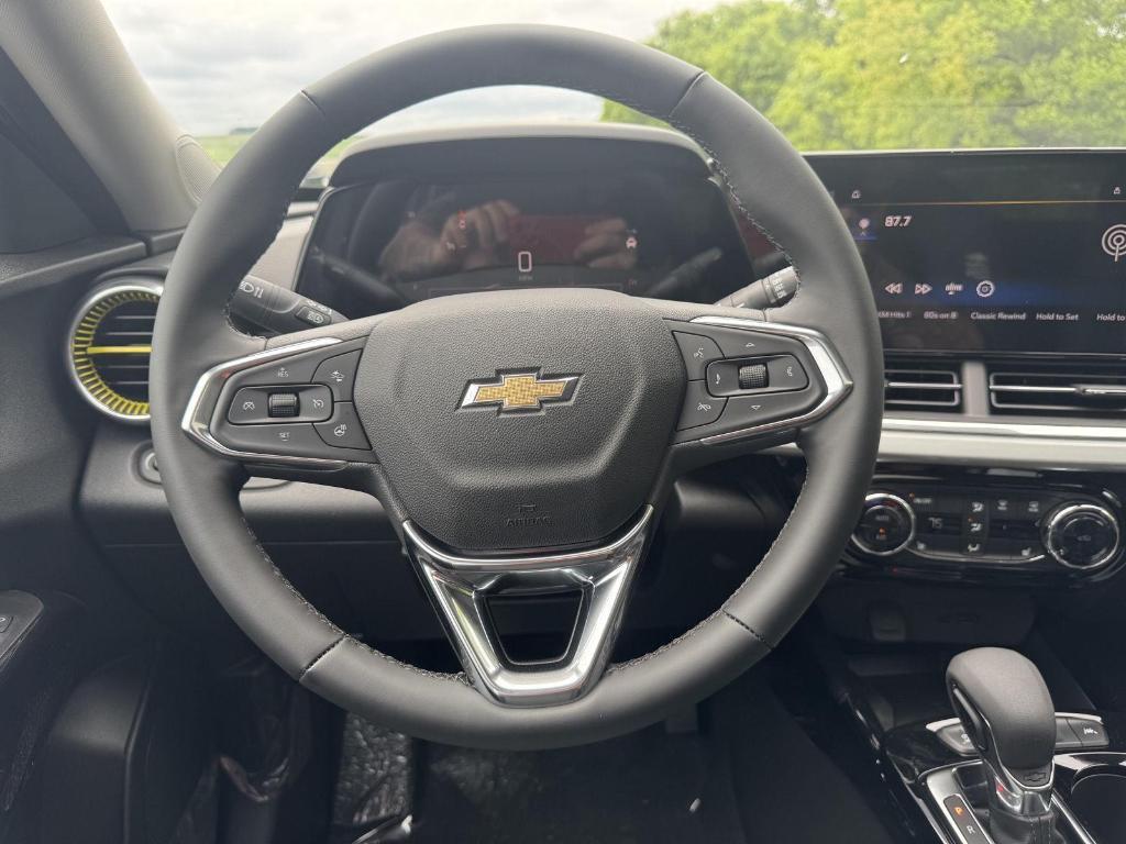 new 2025 Chevrolet Trax car, priced at $25,585