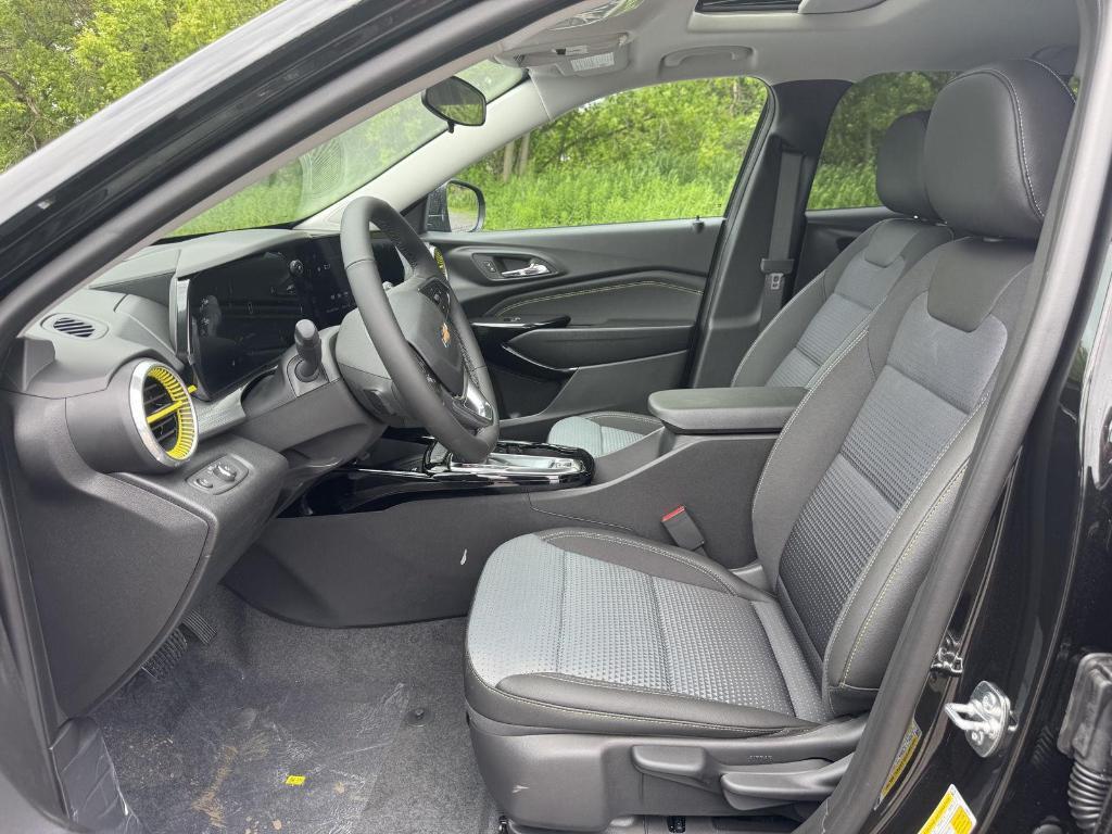 new 2025 Chevrolet Trax car, priced at $25,585