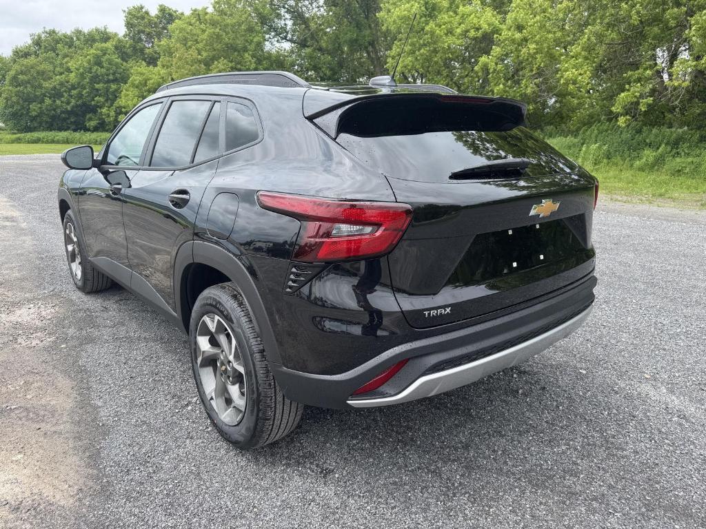new 2025 Chevrolet Trax car, priced at $25,585