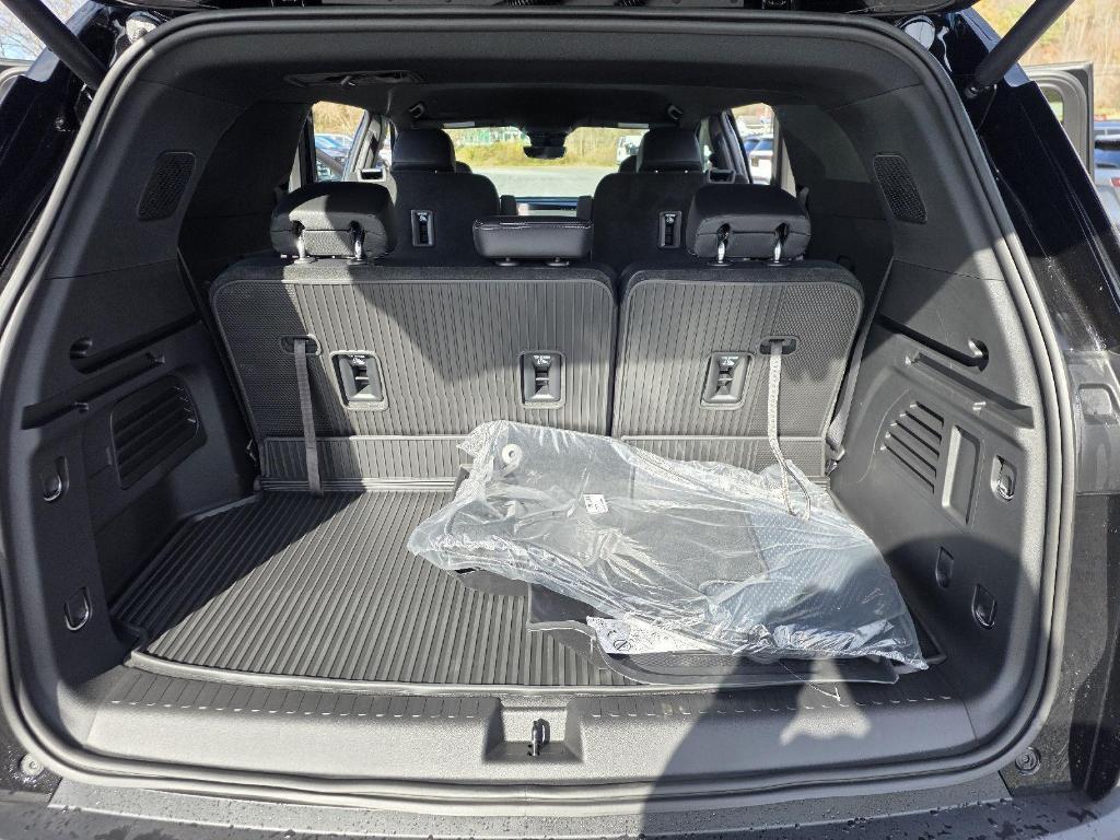 new 2026 Chevrolet Traverse car, priced at $51,694