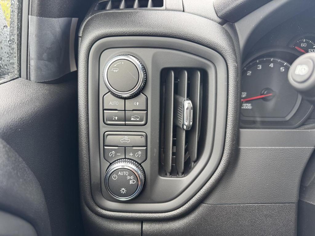 new 2025 GMC Sierra 1500 car, priced at $46,280