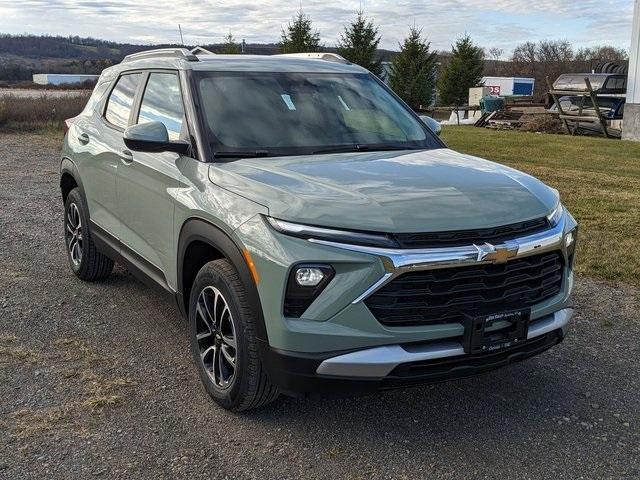 new 2025 Chevrolet TrailBlazer car, priced at $30,080