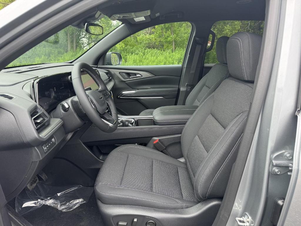 new 2025 Chevrolet Traverse car, priced at $47,330