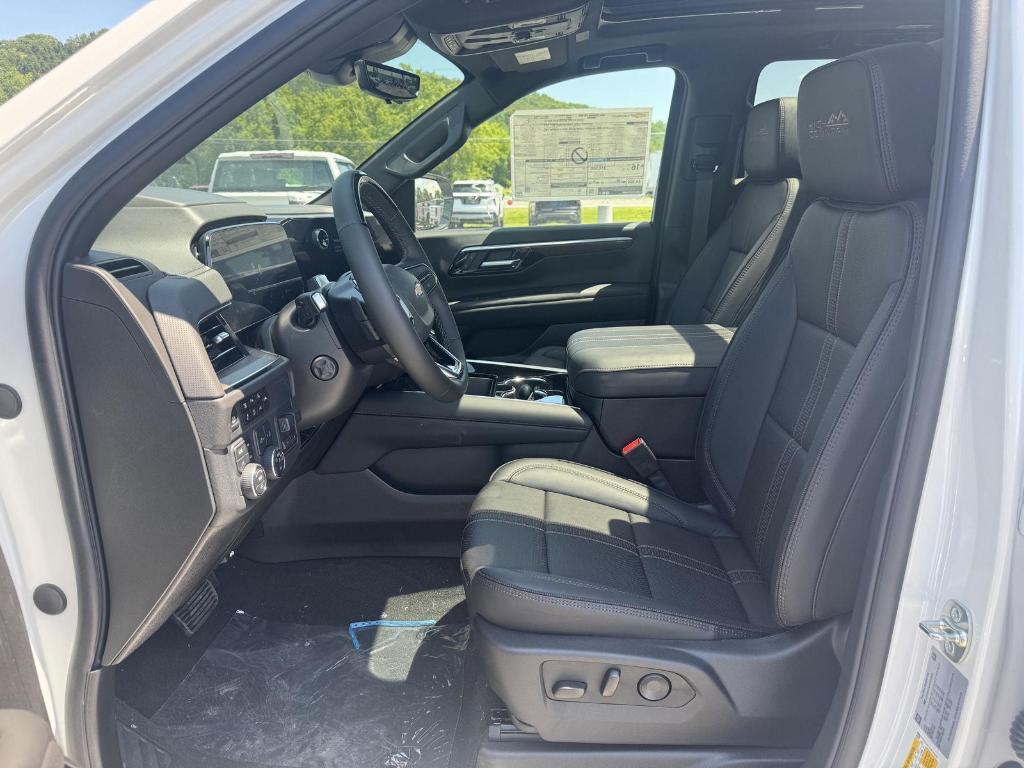 new 2025 Chevrolet Suburban car, priced at $97,750