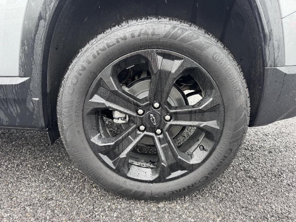 new 2025 Chevrolet Equinox car, priced at $33,040