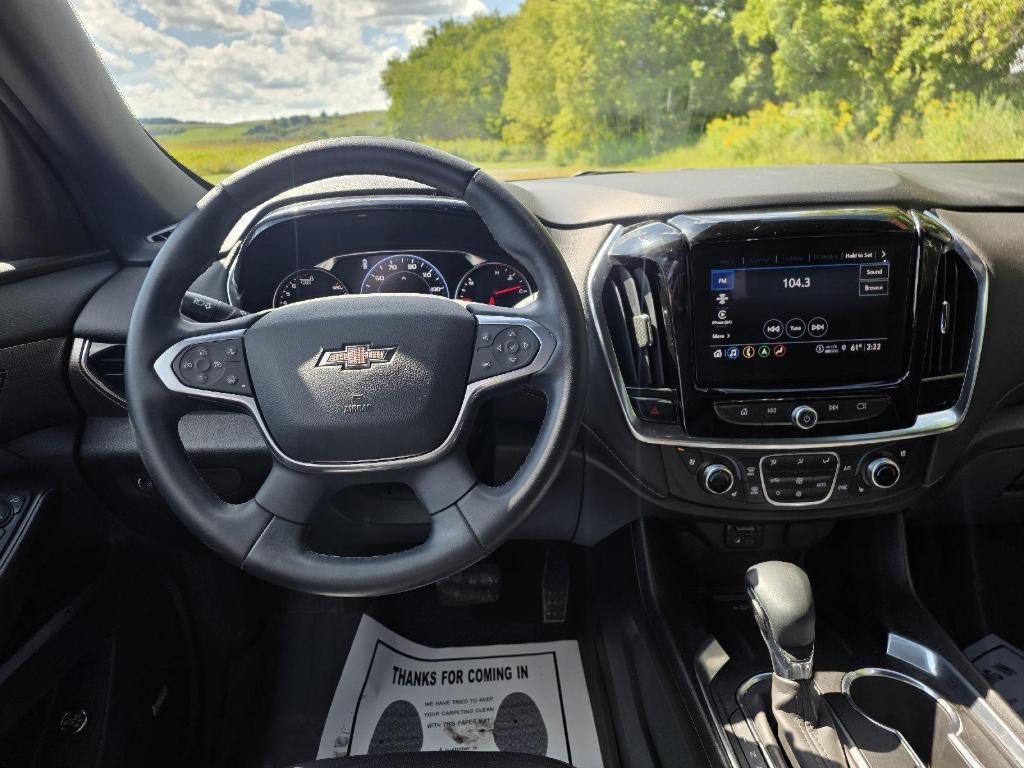 used 2023 Chevrolet Traverse car, priced at $39,900