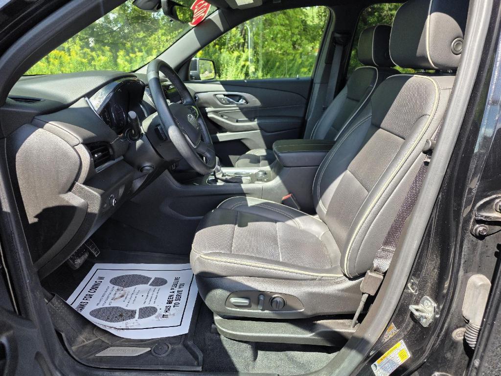 used 2023 Chevrolet Traverse car, priced at $39,900