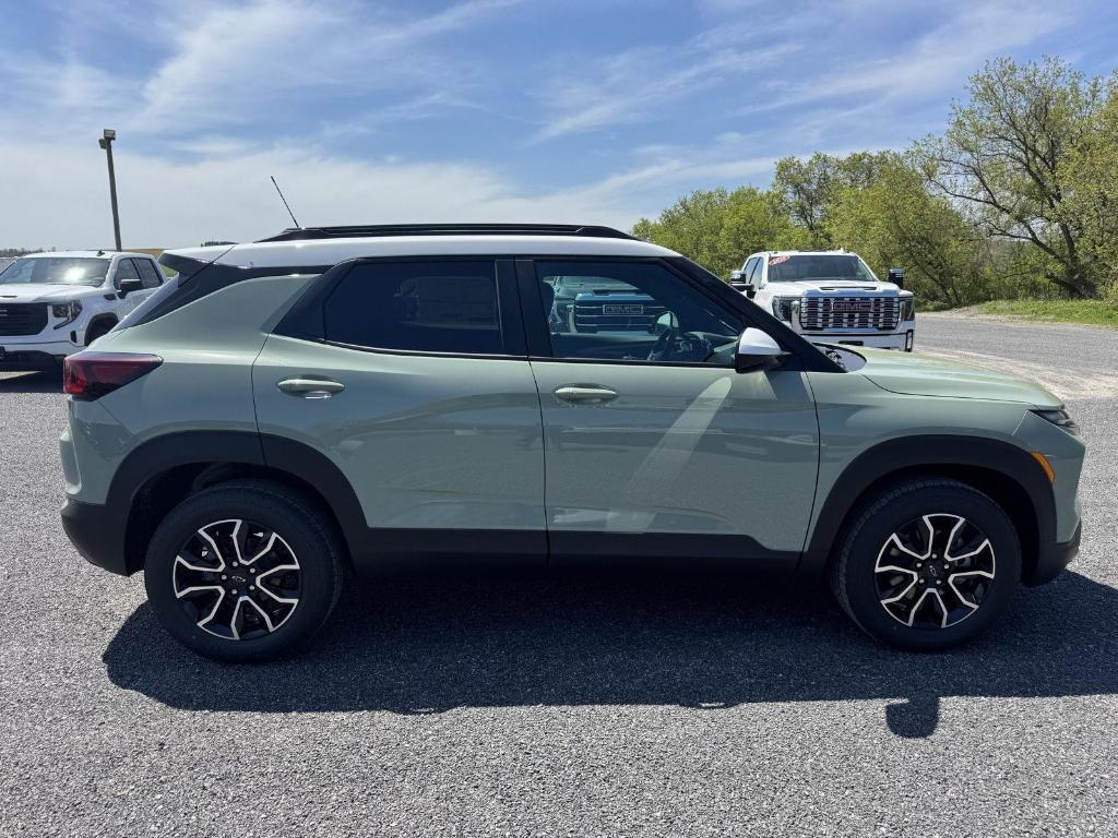 new 2025 Chevrolet TrailBlazer car, priced at $32,285