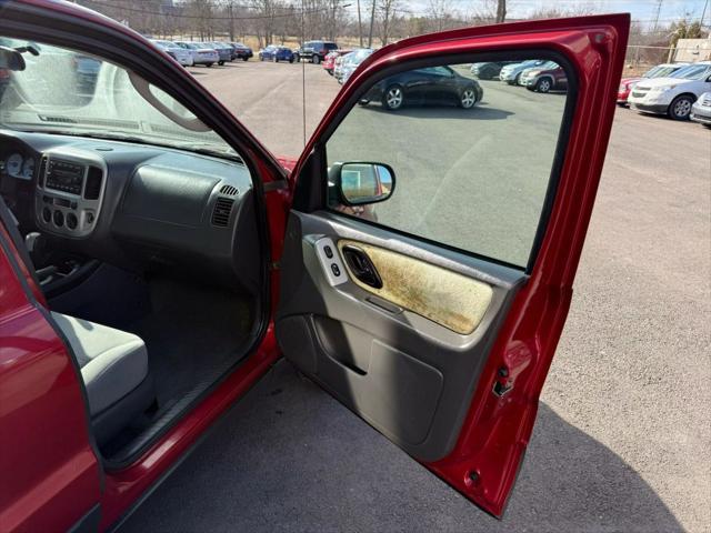 used 2005 Ford Escape car, priced at $3,995