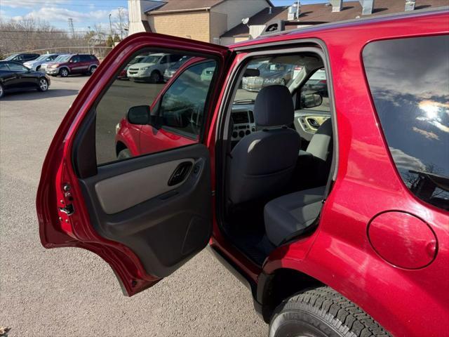 used 2005 Ford Escape car, priced at $3,995